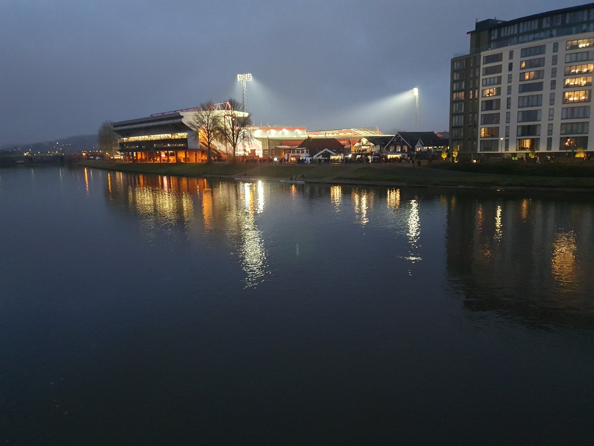 Show me a better walk over to a footy match and I'll show you a liar 🔴⚪️ #nffc v #efc
