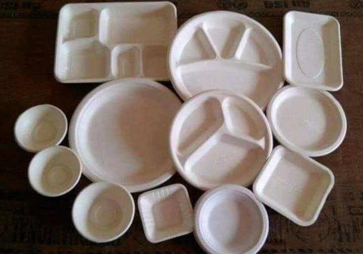 franch_laura's tweet photo. Mirad qué sorprendente es esto:   

Si miráis la imagen, parece que todos estos platos están boca abajo... sin embargo, en el momento en que encuentres uno solo boca arriba, todos los demás se darán la vuelta. ¡¡Verdadera magia de nuestra cabeza!! https://t.co/JZ9MX8mBys