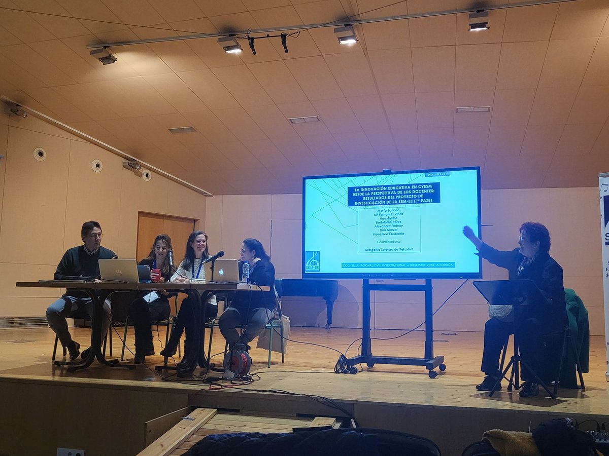 Esthermusicma's tweet photo. Aprendiendo y compartiendo experiencias en el  X CONSMU organizado por la @sem_ee75 Estas formaciones son esenciales para este profesorado. Es muy necesario este aprendizaje entre iguales y sus reflexiones para la mejora de este ámbito en los distintos niveles. https://t.co/w0jdV1ah4K