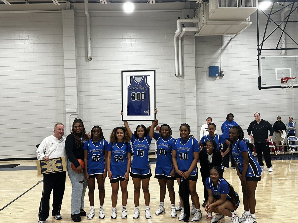 Congratulations to Rattler Girls Basketball Coach Tommy Gates on his 900th career win! Navasota 49, Lumberton 41. #WeAreNavasota #ChampionsLiveHere