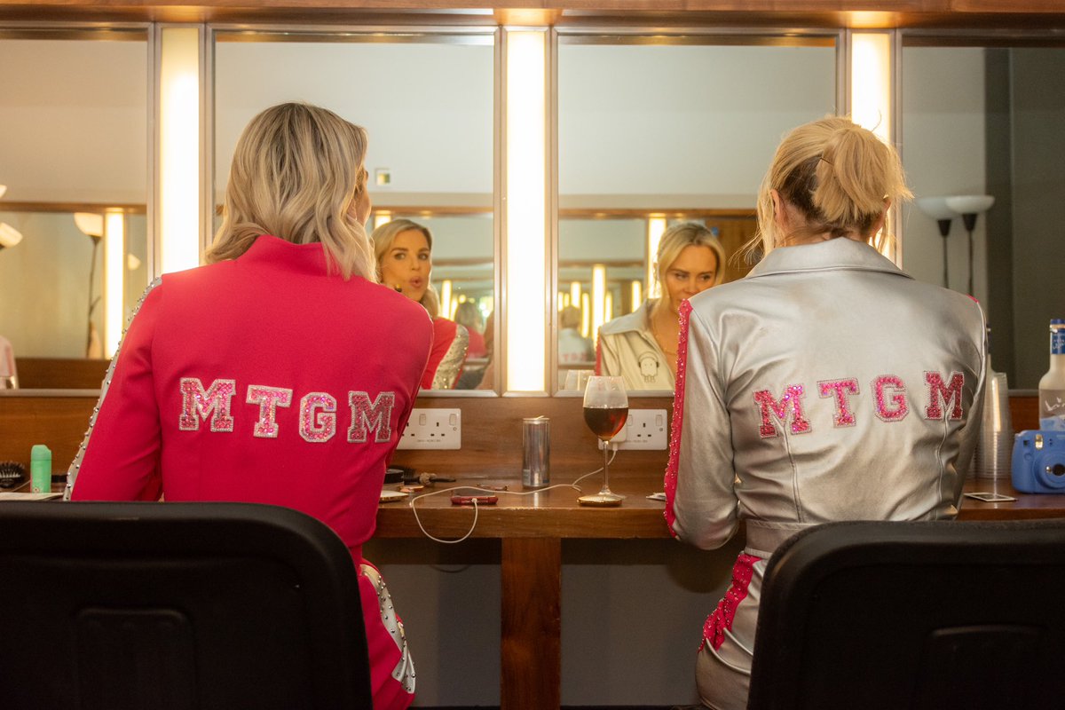 khennessyphotos's tweet image. What a night with @jomcnally &amp;amp; @VogueWilliams for night 3 of M.T.G.M live in a jam packed, bouncing @3ArenaDublin ! If you’re going tonight, be prepared to dance, laugh, possibly squirm and have an all round awesome night! 
.
#MTGMPod #mytherapistghostedme #3Arena #Dublin