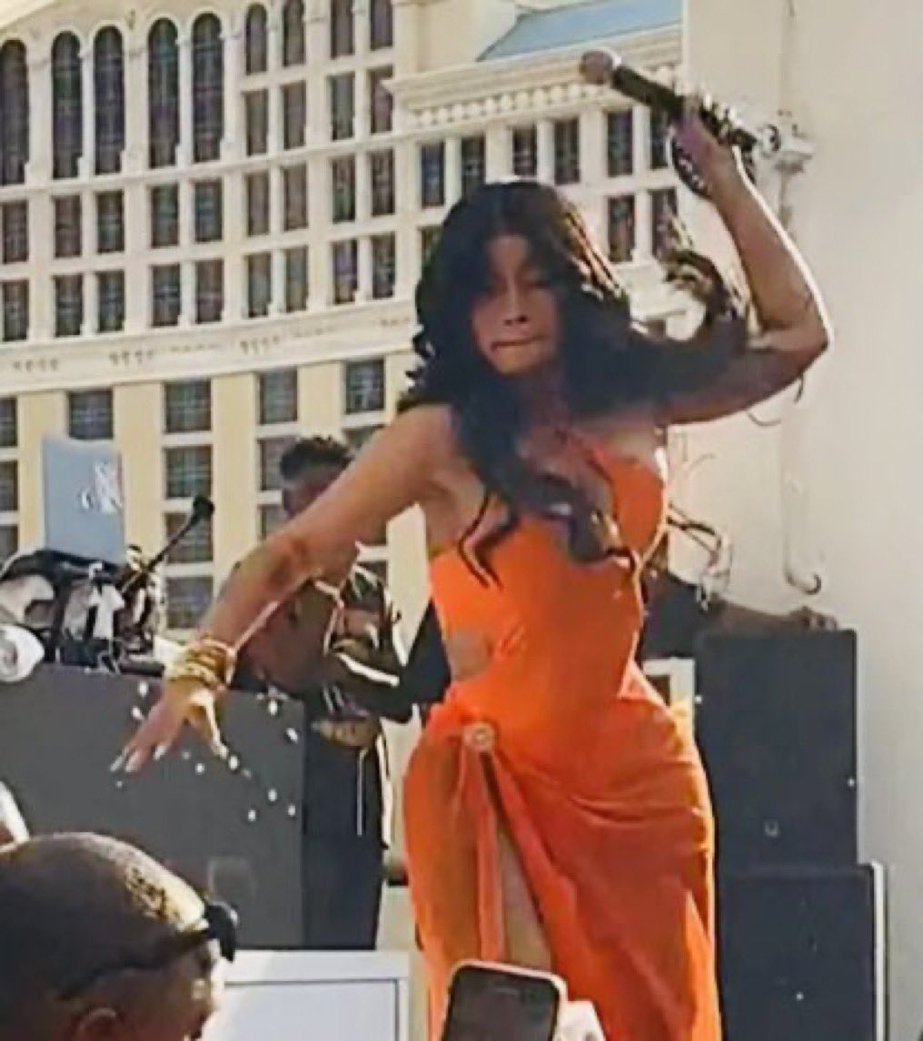 NewBoogWhoDis tweet media