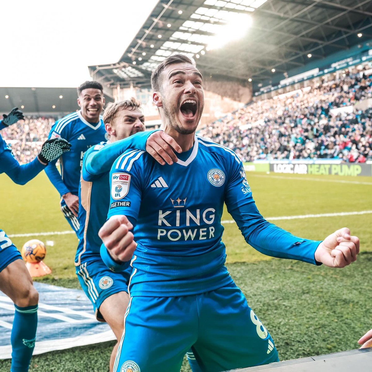 Neil Plumb tweet media