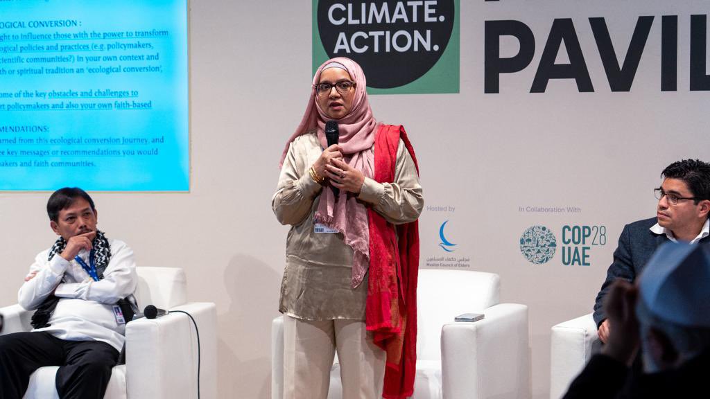 تناولت الجلسة الرابعة من فعاليات اليوم الثاني لجناح الأديان في COP28،  المسارات المختلفةَ التي تمتلكها مجتمعات الأديان المتنوعة للتأثير على الشعوب والمجتمعات؛ بهدف حماية كوكب الأرض والحفاظ على الموارد الطبيعية.

#مجلس_حكماء_المسلمين 
 #COP28 
 #COP28UAE 
#FaithAtCOP28