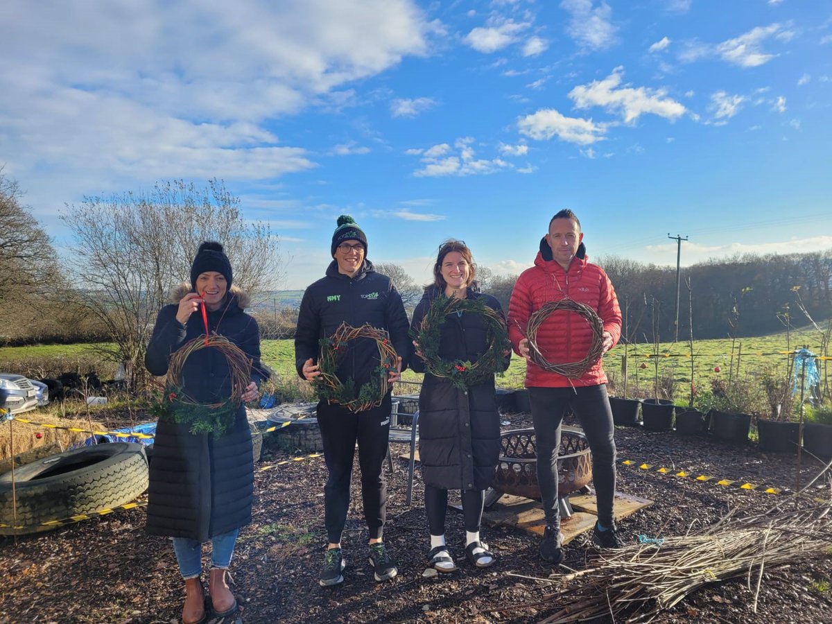 Thank you everyone who joined in with our DAY 2 Advent Calander activities, lots of Christmas wreaths and willow stars made today, with some lovely colourful candles. Thank you Cassandra Lishman @PembrokeshireWillow - @HelygSirBenfro #willowweaving #christmas2023