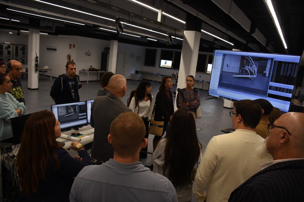 Visita al lab de los participantes en las I Jornadas de criminología de la <a href="/UnedCeuta/">UNED Ceuta</a> <a href="/UNED/">UNED</a>