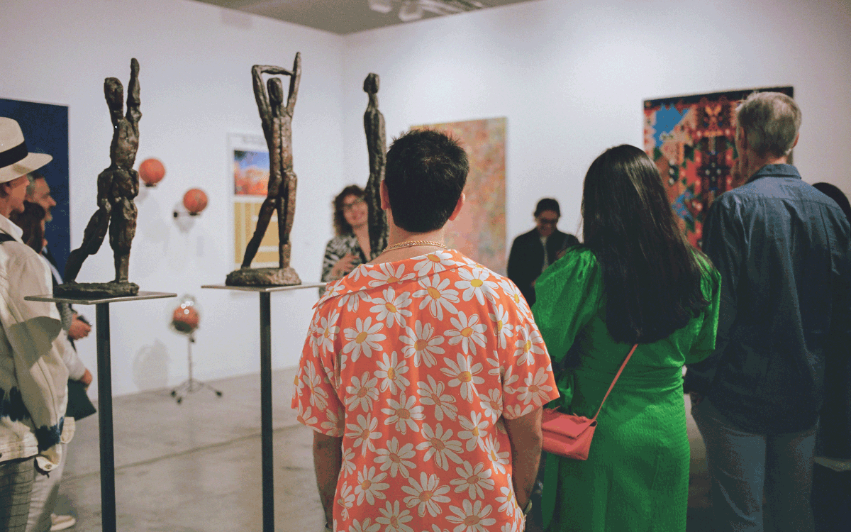 ArtBasel's tweet photo. Joining us for Art Basel Miami Beach 2023? Gain a deeper understanding of the art on display with a guided tour by ArtNexus. Tours are available daily during show hours. 

Book now! 👉 https://t.co/oxOgtAayH2 https://t.co/Ckoh4Q01K1