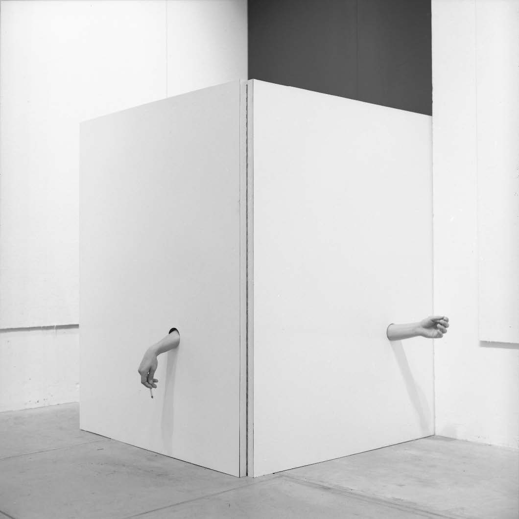 yokoono's tweet photo. Painting to Shake Hands, 1961/1971
‘THIS IS NOT HERE’, Everson Museum, Syracuse, New York, 1971 https://t.co/h19NT6nxlJ