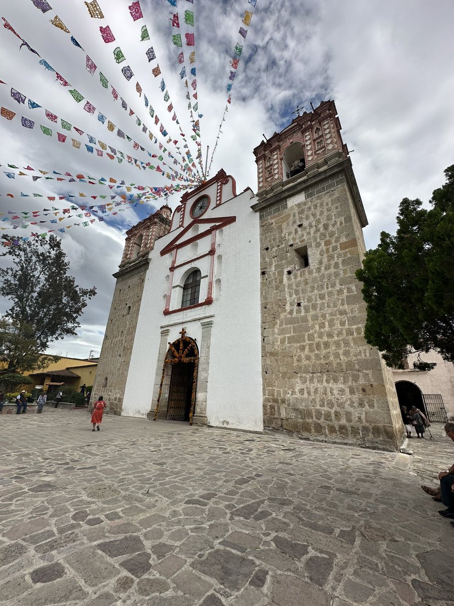 leonel_gpr's tweet photo. Templo de Santa María de La Asunción en Tlacolula, Oaxaca. https://t.co/EIvkHqiP5g