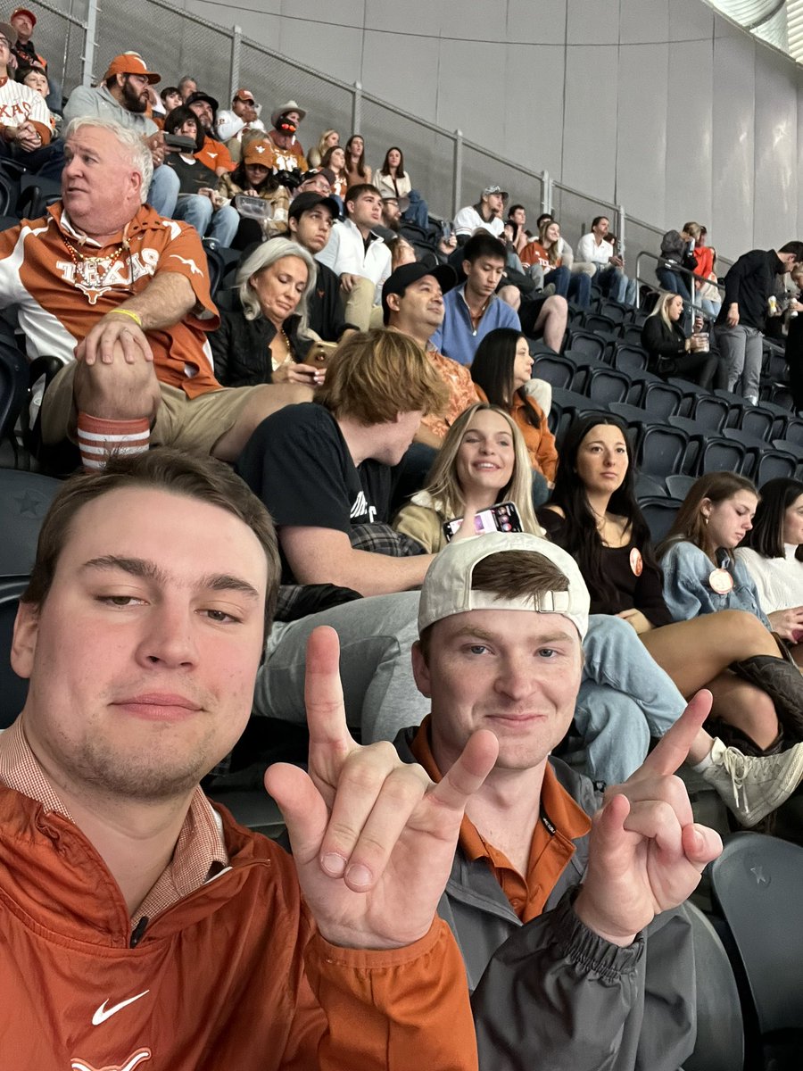 Jackallen139's tweet photo. Hook Em #Big12Championship https://t.co/c57G5vKJFP