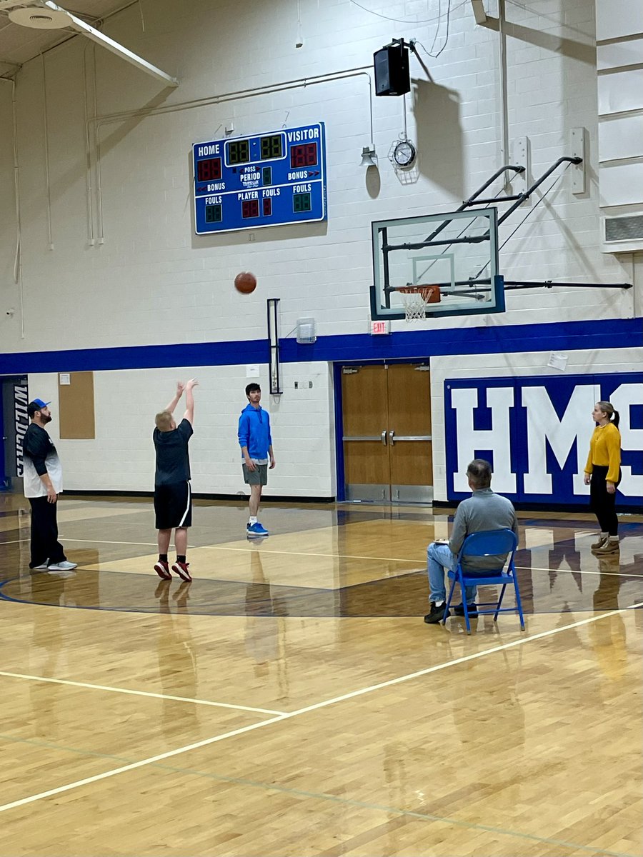 ChristyLReeves's tweet photo. Fun times! Kinley took part in the Elks Hoop Shoot this morning in the Cass County Contest. It was great to see so many different schools represented. Excited to say congrats to Lydia and Hux for winning the 10-11 year old divisions!! PH STRONG!! 💜🏀💛 https://t.co/ryuyJxKHAA