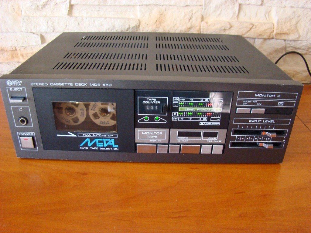 vodouch2000's tweet image. UNITRA MDS 450 "Ei Nikola Tesla" (Yugoslavia, 1980s)
#unitra #tesla #tapedeck #cassettedeck #analog #vintageaudio #vintage #retro #hifi #gear