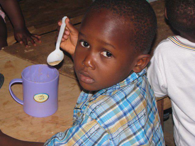 PointHopeOrg's tweet photo. Counting down to Christmas, with our founder Delilah

#2 - NUTRITION
Feeding  roughly 150 children  twice daily at the Early Childhood and Nutrition Centre established at a refugee camp and providing monthly foodstuffs to 25 vulnerable adults in different Regions of Ghana. https://t.co/bcPDtUPSqF