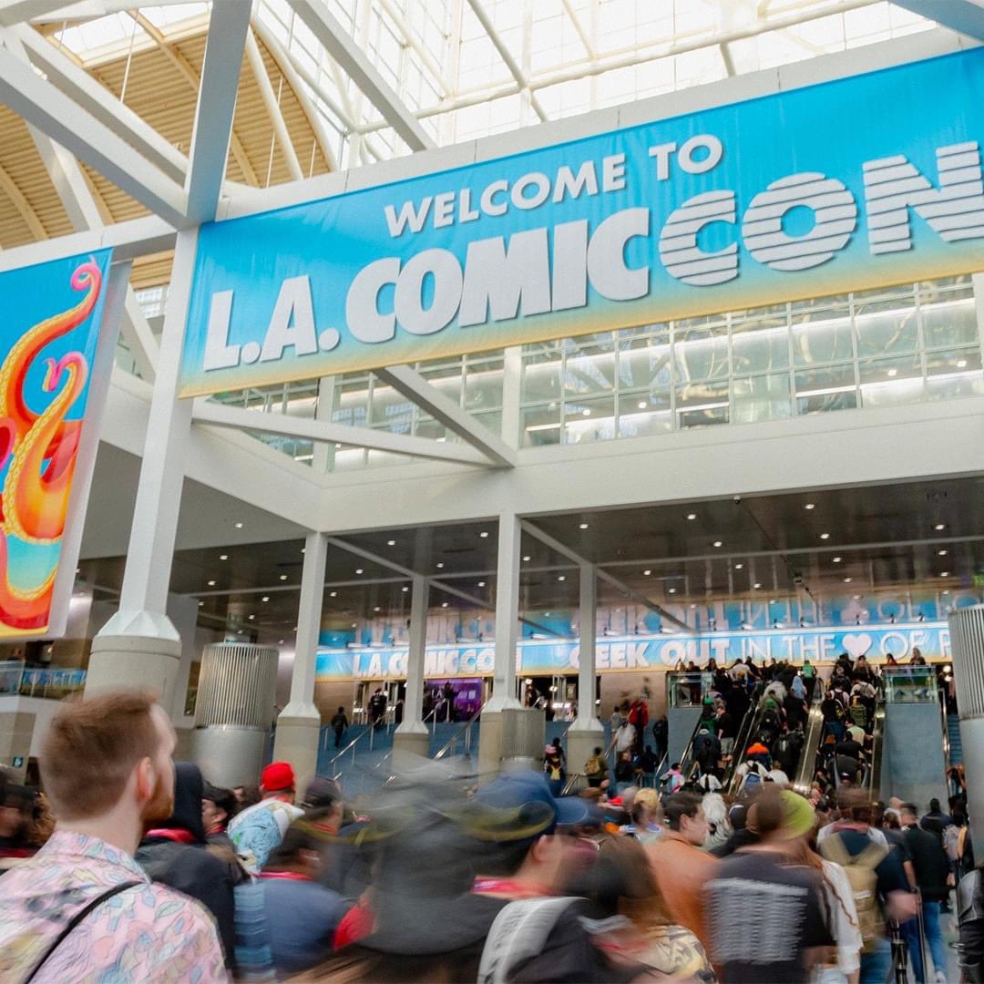 Day 2 of Los Angeles Comic Con is about to begin! If you haven't grabbed tickets yet, what are you waiting for? Tickets 🎟️ rb.gy/ypvpp