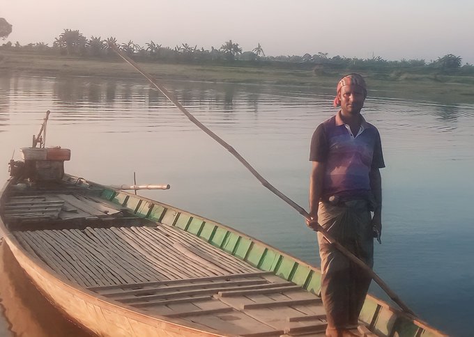 খেয়া নৌকায় আগের মত জৌলুশ নেই