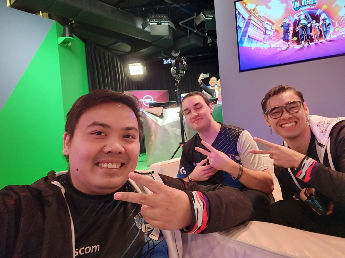 KiraKira22tk's tweet photo. Gonna be starting soon ho yeah watch it at https://t.co/jVYWHWZxbG

#REDBULLUNEVERSE https://t.co/m7hCpbzjhF