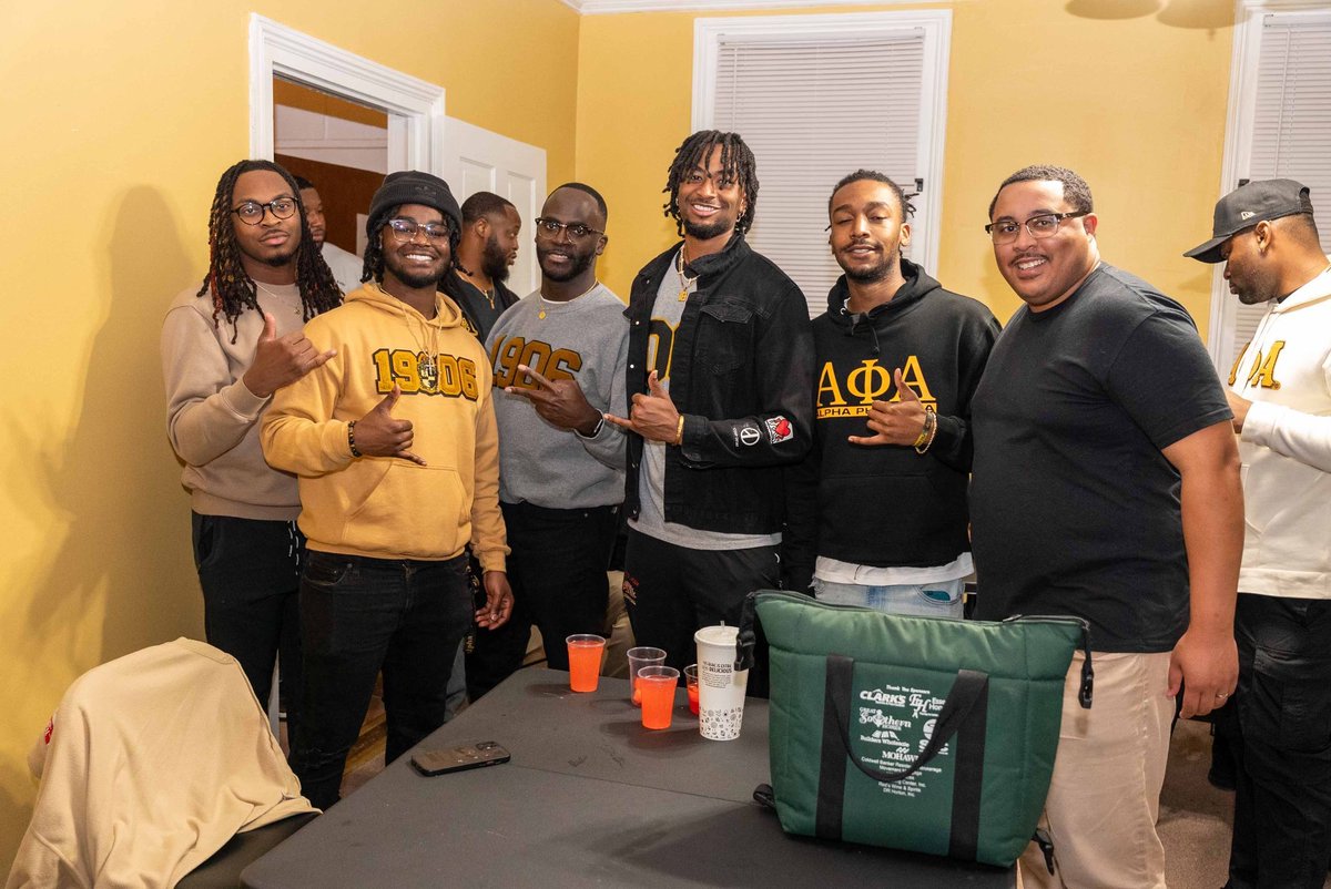 capitalcityapa's tweet photo. Friday night's "Brotherhood Kickback" brought together brothers from across the Midlands for a night of fun and fellowship. Demonstrating that we are #bettertogether! #AlphasOfColumbias #ColumbiaAlphas #CapitalCityAlphas #MetroAlphas #OneAlpha 📸Sean T. Williams https://t.co/UikzYAVdsc