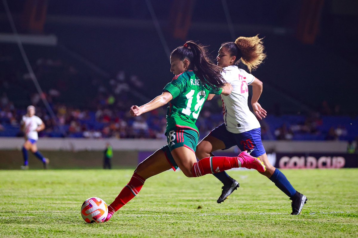 Reyna Reyes foi titular na vitória do México contra o Porto Rico ontem ❤️🖤🌹 📸 @Miseleccionfem #BAONPDX