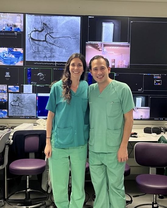 Ha sido una fantástica oportunidad formarme en este increíble lugar #HCUValladolid con un maravilloso grupo de gente. Gracias a todos por haber influido positivamente tanto en mi crecimiento y desarrollo profesional como en el personal.