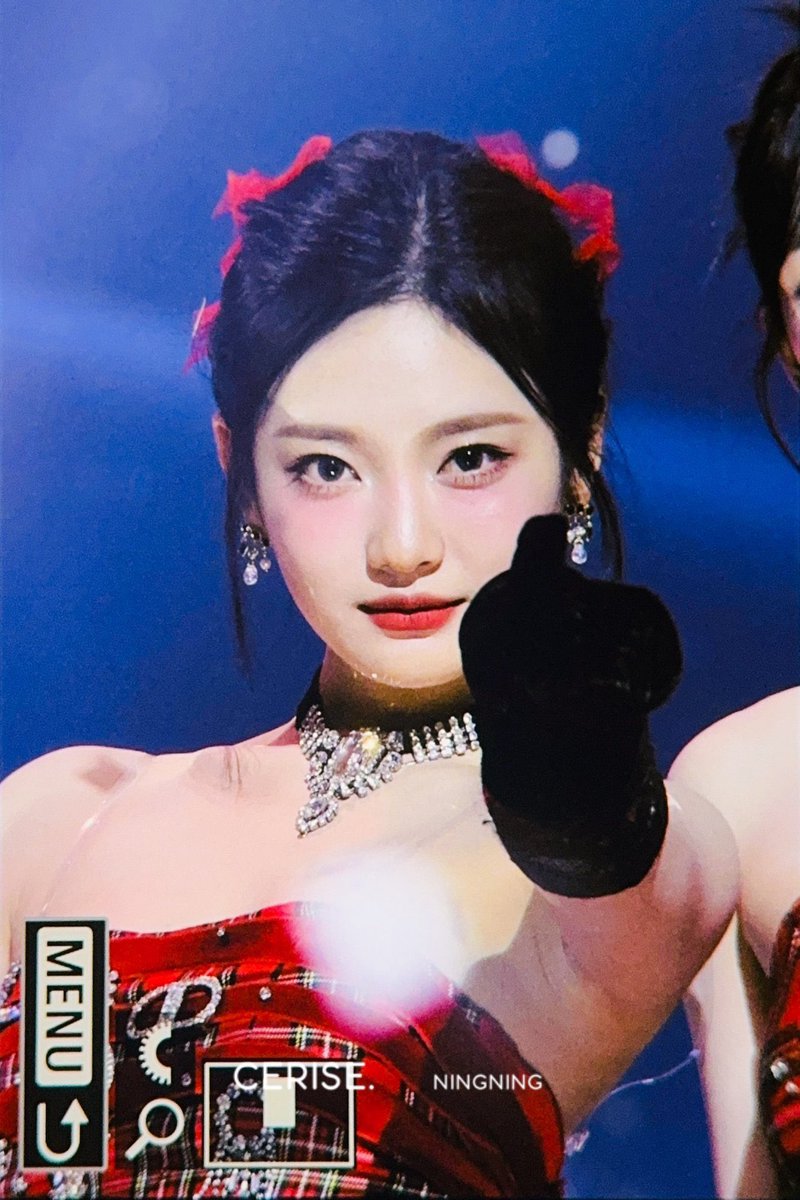 BBIO23777's tweet photo. 본인 찍는 카메라 찾자마자 볼하트 날려줌
진짜 1등 아이돌 https://t.co/DEY2b8qVhk