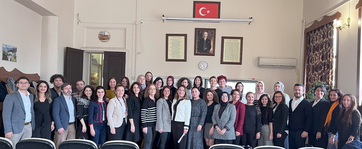 istanbulilmem's tweet photo. "Hârezmî Eğitim Modeli Eğitici Eğitimi Kursu" Cağaloğlu Anadolu Lisesi'nde gerçekleşti.

🔗https://t.co/0If3fEyO2E

@tcmeb @Yusuf__Tekin
@MucahitYentur https://t.co/XjzcEJDnnQ