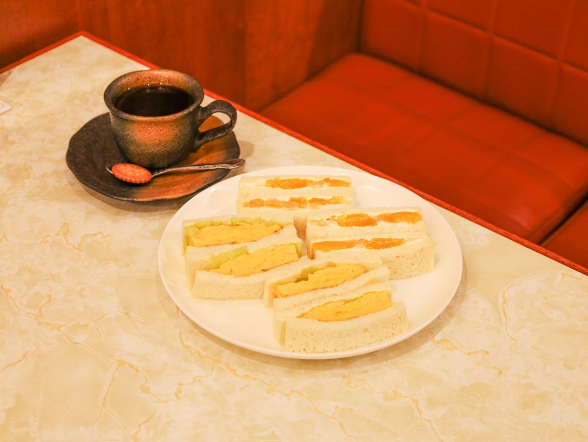 _c_a_f_e_'s tweet photo. すでに老舗の佇まい
有楽町の名喫茶
『はまの屋パーラー』
日本橋に移転オープン
56年間変わらぬ味わいを守り続ける名物サンドイッチも健在
#純喫茶 #はまの屋パーラー #日本橋 #自家焙煎
https://t.co/lUSoZofOZM https://t.co/UVRxx0JH4h