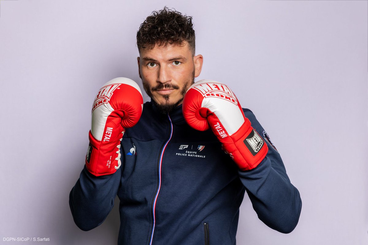 #IlsSontPoliciers | Le weekend dernier, Nicolas Chiummiento, policier et champion international de savate, s'est illustré ailleurs que sur le ring 🥊 En tant que parrain de l'association Kymba qui lutte contre les leucémies, il était présent lors d'un événement sportif et…