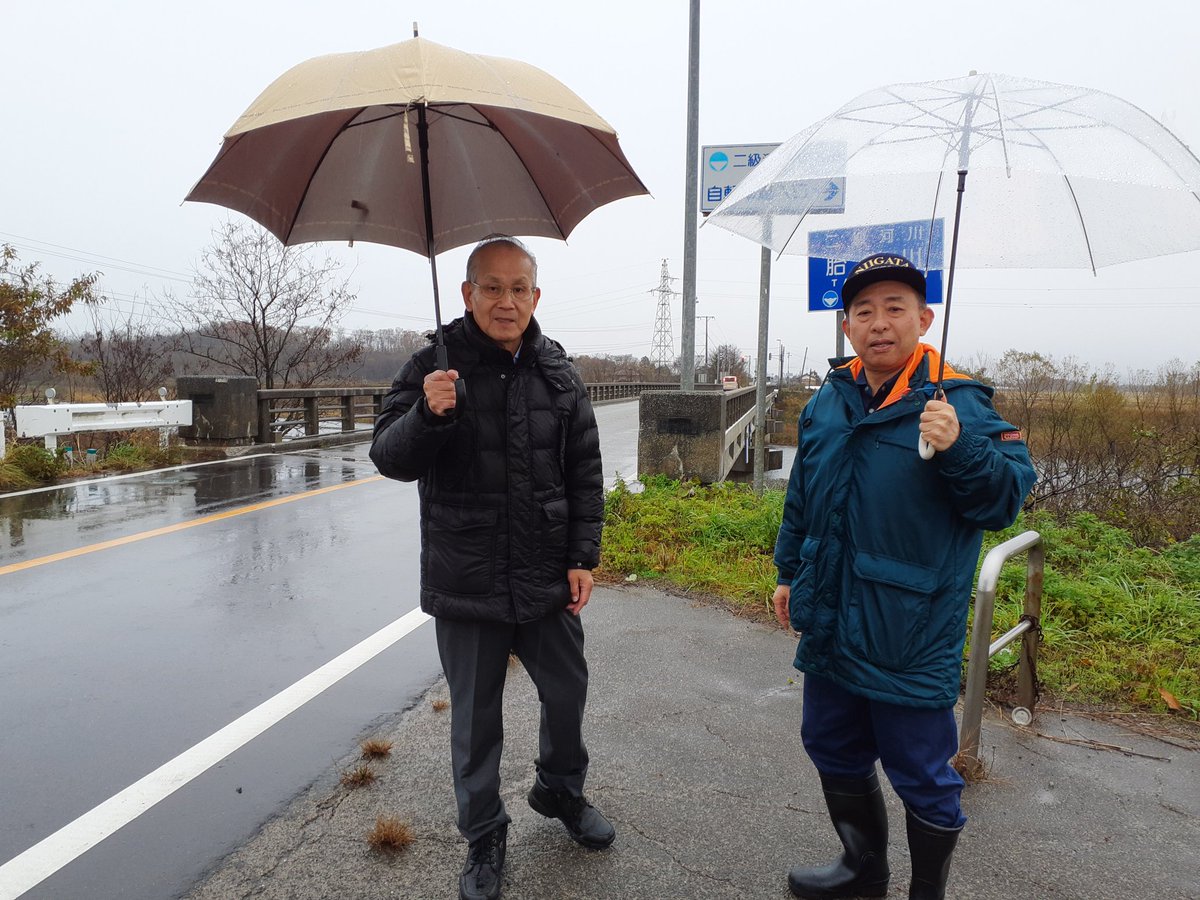 EWatanabe5731's tweet photo. 市民の方から地域課題の要請があり、市村県代表が胎内市の現地視察に来てくださいました。
橋梁の改修や、道路融雪、側溝補修、倒壊家屋、道路冠水等を調査して頂きました。 https://t.co/5o445qYy4Z