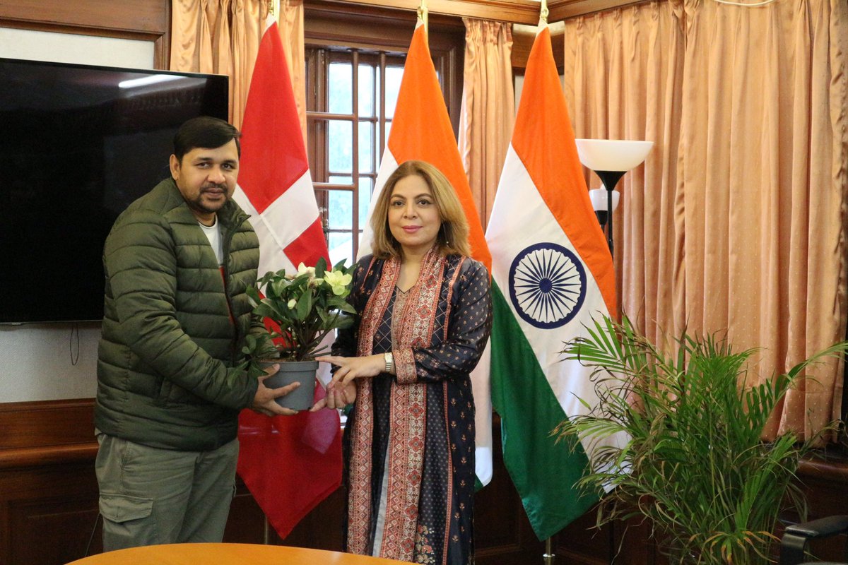 Cycle_baba's tweet image. आप सबकी दुआ से हम अपनी 100 वे देश डेनमॉर्क पहुँच गये है wheels for green Enter in 100 th county of world bicycle Mission #cyclebaba 
@IndiainDenmark @MEAIndia @PMOIndia @cmohry