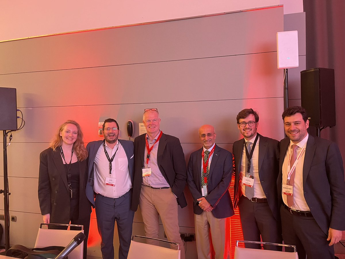 PGrivasMDPhD's tweet photo. Great to spend time with the brilliant @bkonety #BLADDR23 in Malaga! Excellent discussion on #bladdercancer @WorldBladderCan @BladderCancerUS @nachoduranm @OncoAlert @mirrorsmed @shilpaonc @DanieleRaggi83 @AlessiaCim @b_szabados @UroDocAsh @UrogerliMD @JoshMeeks @DrJohnSfakianos https://t.co/G7FdPi0pW7