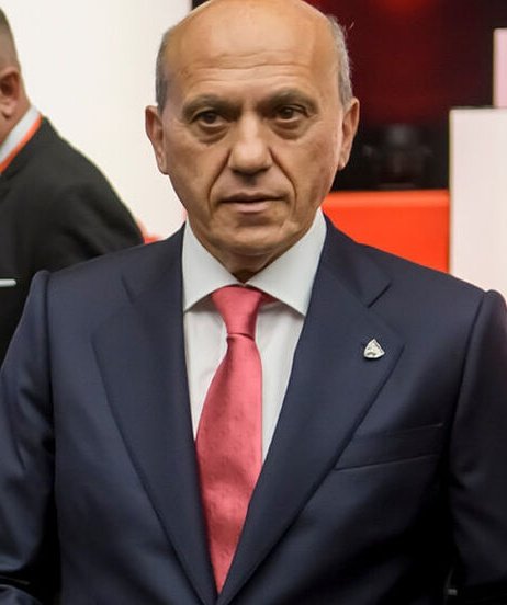 altanorte's tweet photo. 🤔 ¿A quién prefieres como Presidente?

🔄 RT = José María Del Nido
♥️ Like = Del Nido Carrasco (Junior)

https://t.co/KKB6ycnFg4 https://t.co/yug7jg2uoN