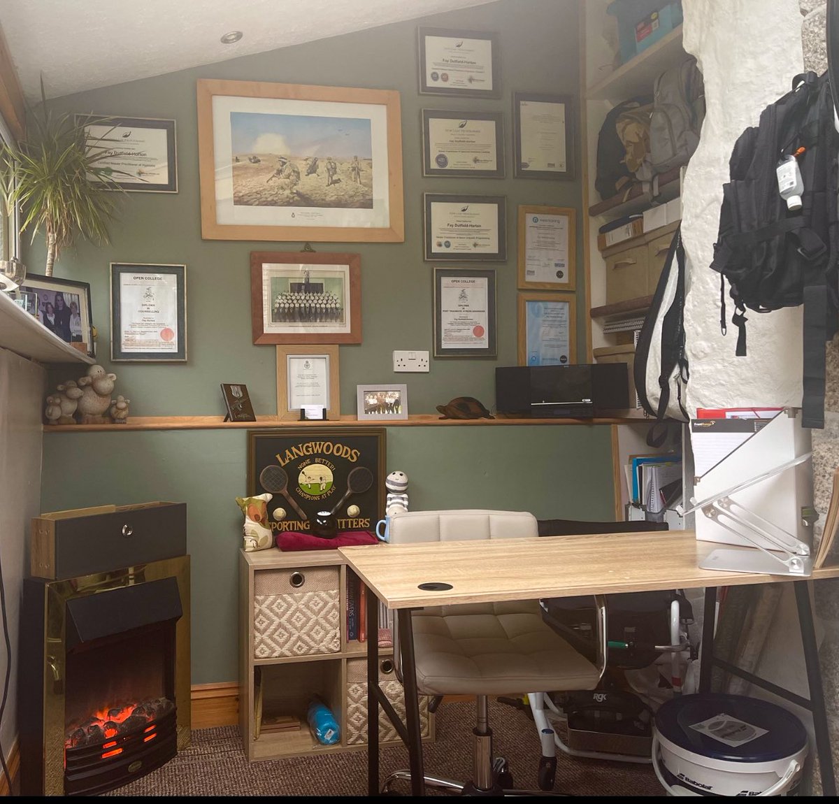 WellbeingFDH's tweet photo. A busy morning preparing for a busy week ahead 👍
#wellbeing
#empowerment
#bcorp
#companysupport
#mentalhealthawareness
#instrustor
#assessor
#Advisor
#telephonesupport https://t.co/tQhiZO3QLC