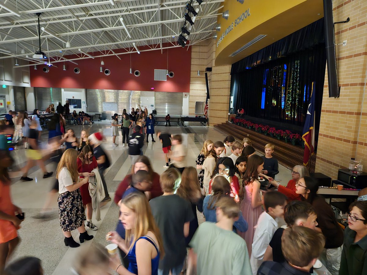 mrfrank4270's tweet photo. LTMS DANCE WAS ROCKING!!!! https://t.co/vK1zzTo9Ql