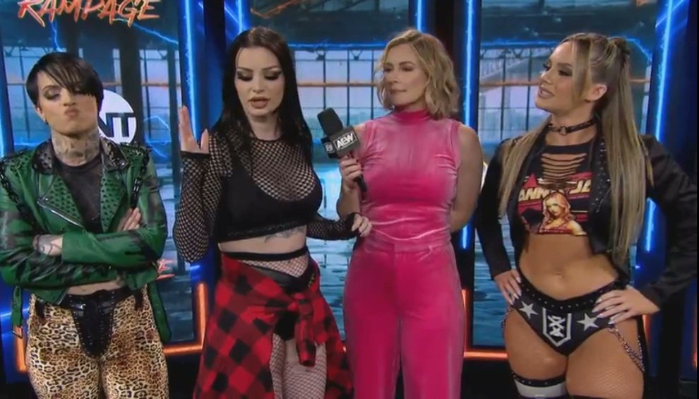 EwanECW's tweet photo. Anna should be the new member of the outcast
#allelitewrestling #aewwrestling #aew #aewdynamite #aewrampage #femalewrestler #aewcollision #rubysoho #rubyriott #sarayaaew #paigewwe #divaschampion #joindarkorder #darkorderaew #annajay #queenslayer #reneepaquette #reneeyoung https://t.co/bqCNnMn3wq