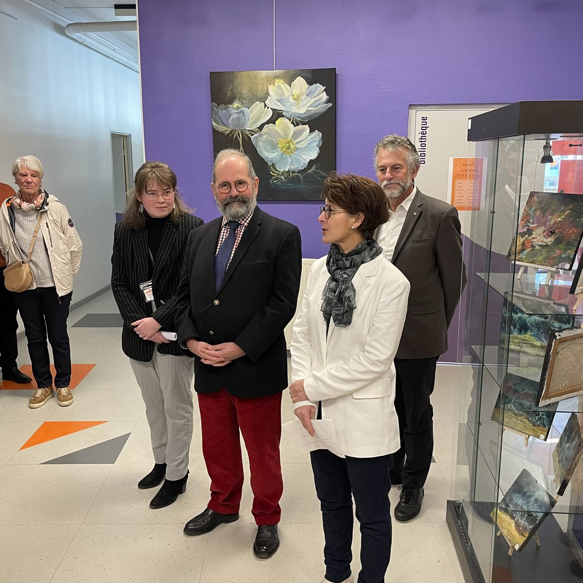 Scx_Flo's tweet photo. Inauguration de la bibliothèque du #CSCB des #Blagis par la directrice et @laurent_sceaux
Une belle coopération entre tous les membres du CSCB, de la @Ville_de_Sceaux, du @LionsFRANCE et des bénévoles https://t.co/WsXxlOfqjE