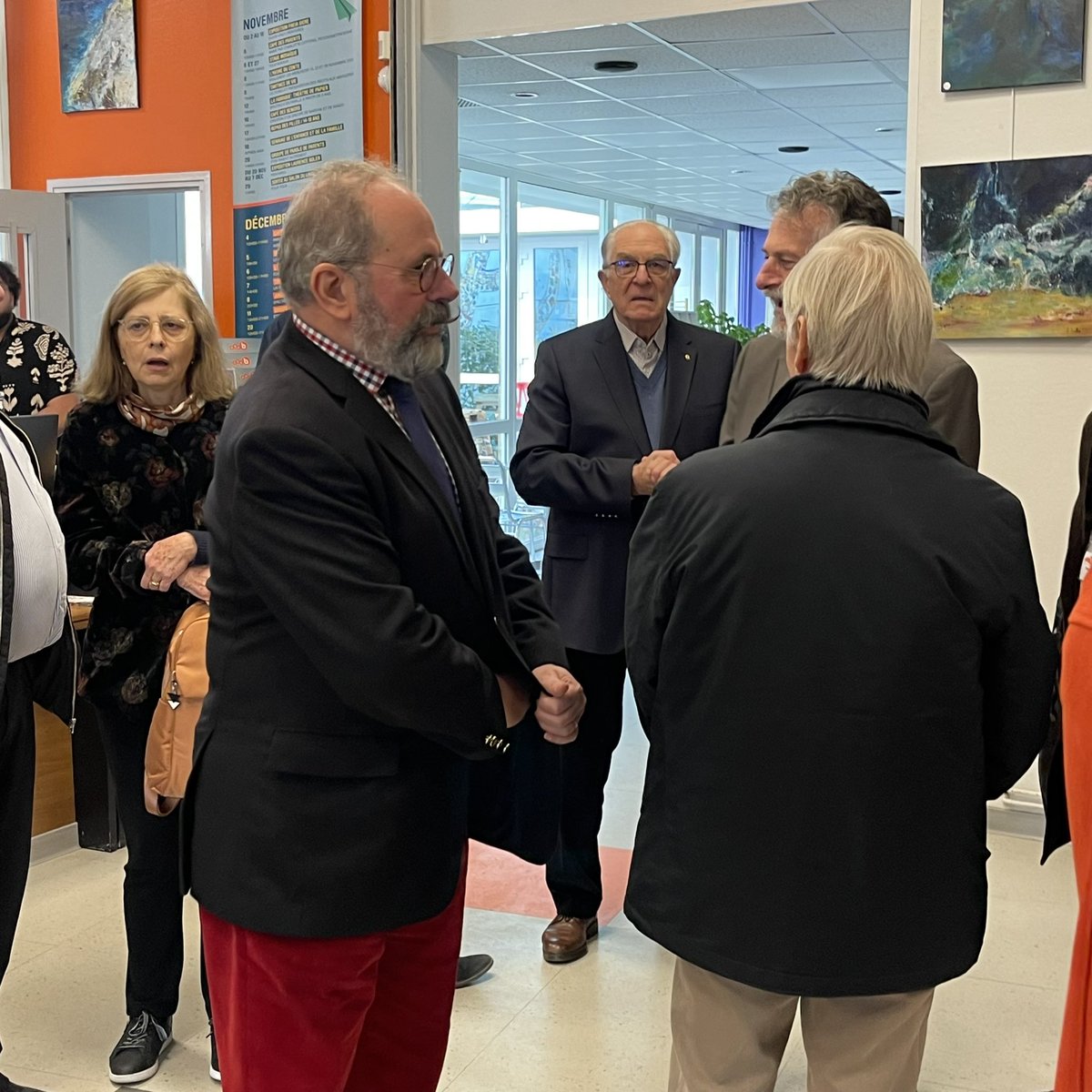 Scx_Flo's tweet photo. Inauguration de la bibliothèque du #CSCB des #Blagis par la directrice et @laurent_sceaux
Une belle coopération entre tous les membres du CSCB, de la @Ville_de_Sceaux, du @LionsFRANCE et des bénévoles https://t.co/WsXxlOfqjE