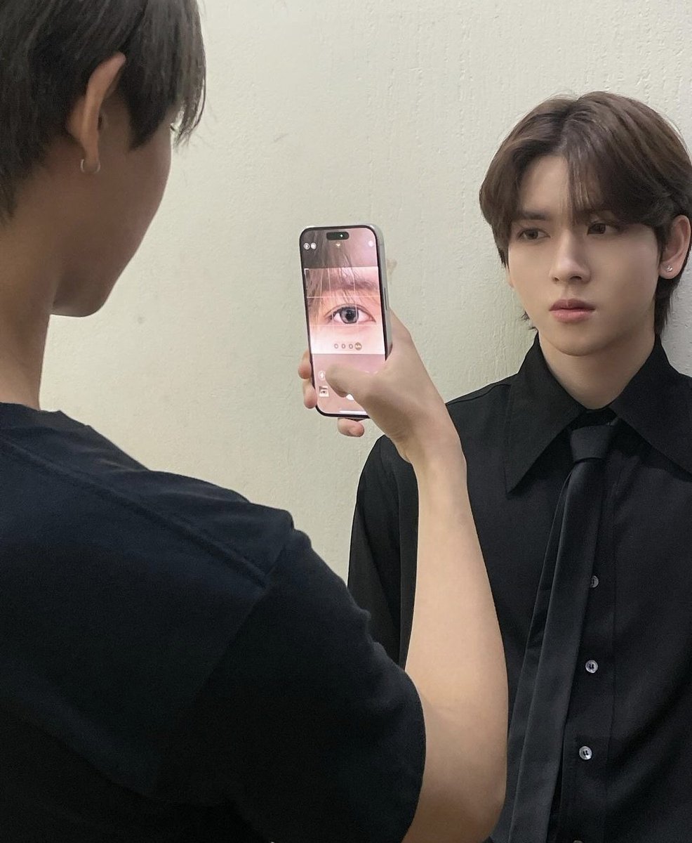 pow_er__up's tweet photo. 231202 Instagram
🤳🐻🐱
#POW #파우 #YORCH #요치 #HUNGBIN #현빈 https://t.co/9EqP8d5i08
