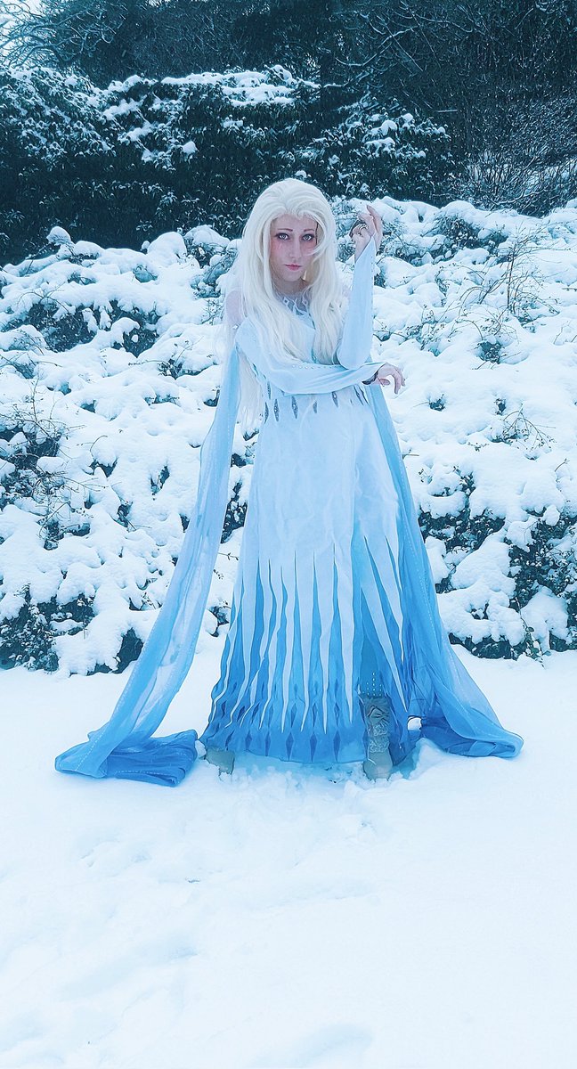 DollCille's tweet photo. I said it before and I will say it again these pictures was so worth going out in the icing cold.. both me and my fiancé was freezing like hell but we are both happy with the result so that's most important🥰
#Elsa #ElsaCosplay #Frozen2 #Frozen2Cosplay #SpiritElsa #Disney https://t.co/oHwUtfr8LR