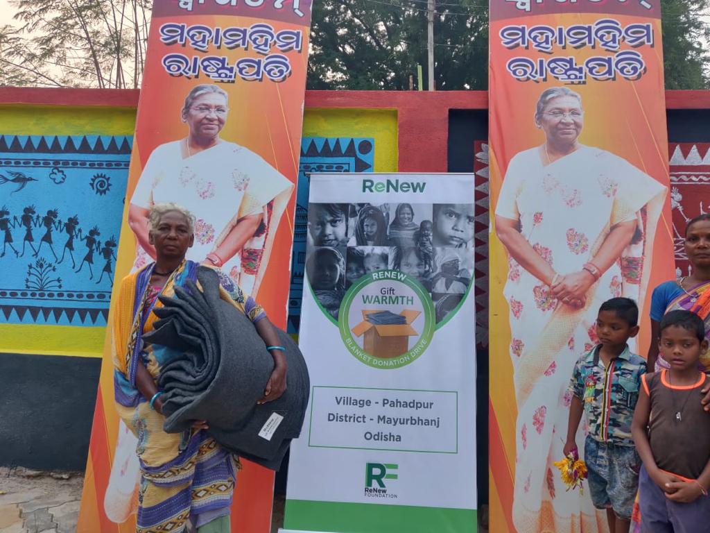 Gift Warmth—No one should suffer cold weather.

To bring about a little comfort during the winter, ReNew Foundation distributed blankets at Pahadpur village in Odisha.

#GiftWarmth2023, our blanket distribution drive, aims to distribute 200,000+ blankets across India. Learn more