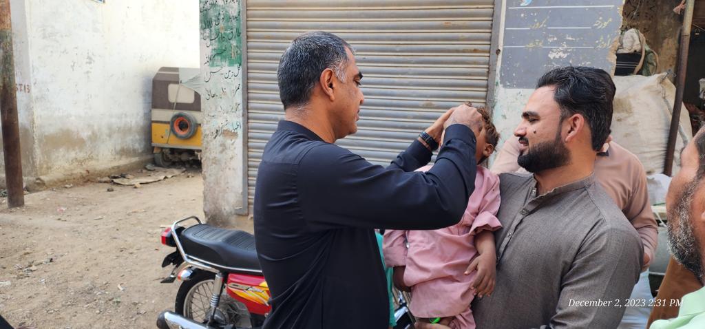 PolioFreeSindh's tweet photo. EOC Sindh Coordinator Mr. Irshad Ali Sodhar visited SRHUCs of District Malir during Day 6 of NIDs Nov-23.
The EOC Coordinator monitored overall vaccination status by validating 0/0 &amp; DD houses. he also  Appreciated &amp; motivated the teams to make sure No child was left unvaccinated https://t.co/ISaxllnhf1
