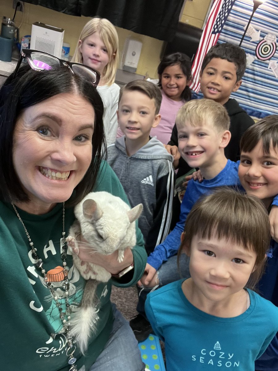 forthekiddoes's tweet photo. Star Kids for the month of November got to make their own (human) chinchilla mix while they chilled out with Einstein, my chinchilla. It was a treat for all to celebrate these cool kids and their ⭐️ behavior! #lovetothinkhere #makeitrelevant https://t.co/8KBXxjY4ol