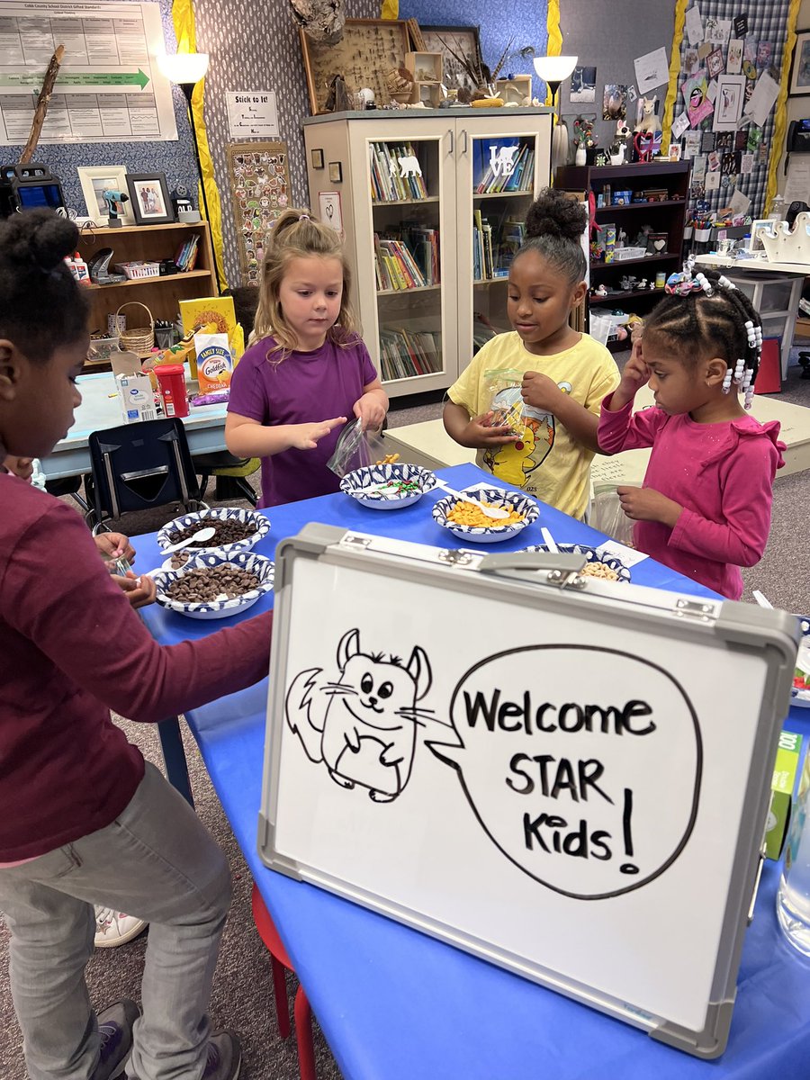 forthekiddoes's tweet photo. Star Kids for the month of November got to make their own (human) chinchilla mix while they chilled out with Einstein, my chinchilla. It was a treat for all to celebrate these cool kids and their ⭐️ behavior! #lovetothinkhere #makeitrelevant https://t.co/8KBXxjY4ol