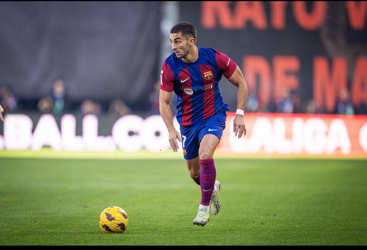 OnlyProhor_'s tweet photo. I think its time to question is ferran torres really THAT player? 

He can’t head,he only scores tap ins,he cant hit a decent long shot, he doesn’t deffend 

Is he really worth the hype? https://t.co/kNVQ8W1ZoF