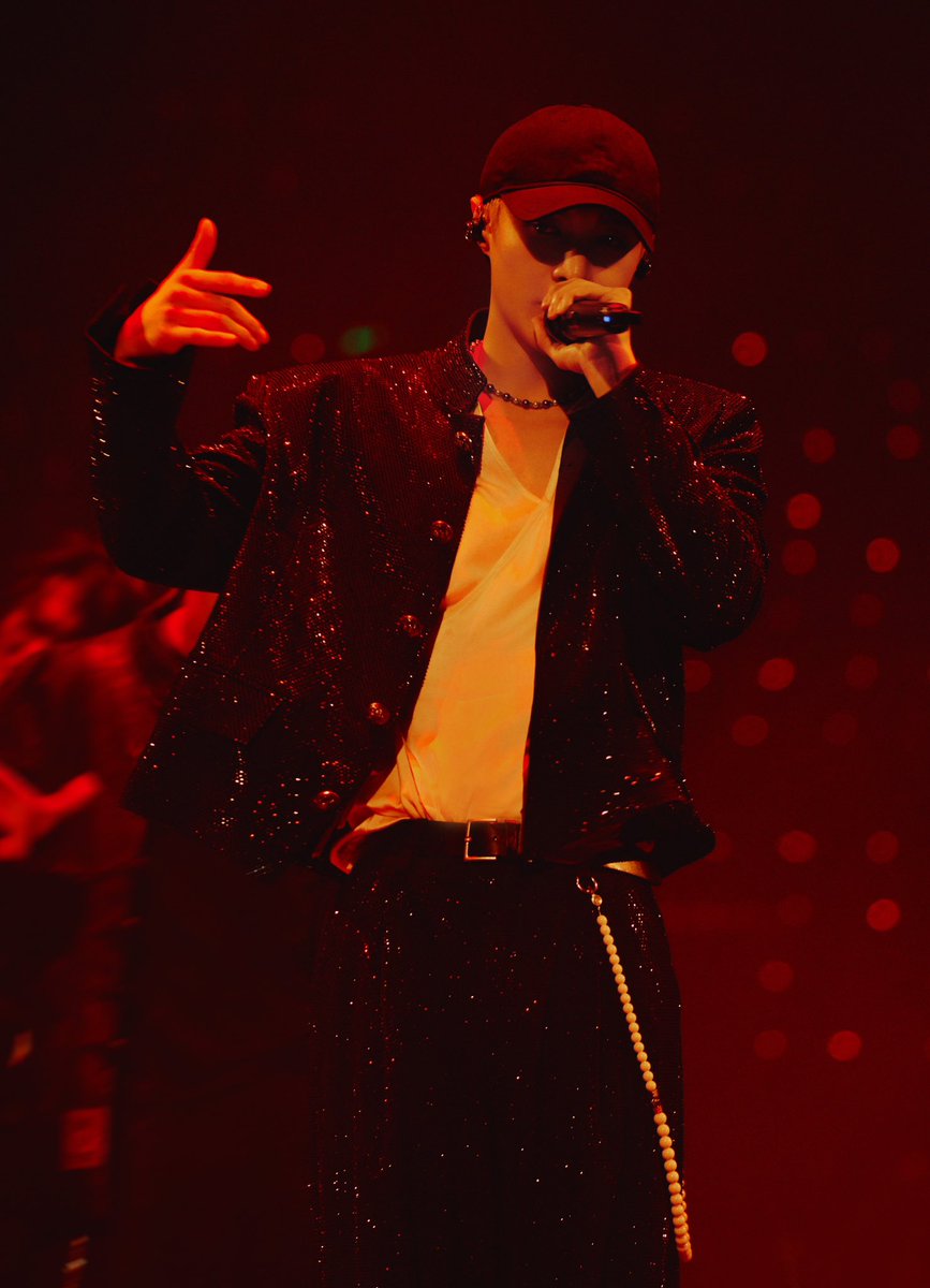 2023 GRANDLINE · BOUNDLESS Tour Concert in Chongqing, China
The lotus dragon emerges from the sea, creating a grand feast of traditional Chinese style. Tonight, let's have a blast with Captain <a href="/layzhang/">Lay Zhang</a>!