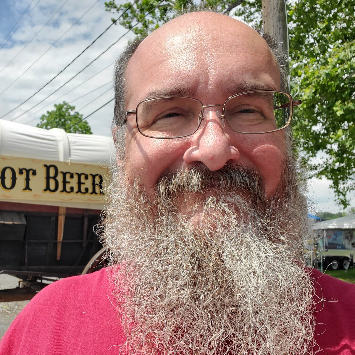 BobMahar's tweet image. You... you really don&apos;t want my advice on this.   After 5 years of not cutting a single wisker.    Recently shaved it off.   On the plus side, I ca  eat messy BBQ and corn on the cob.   On the negative side, I now have a waddle, like a turkey. #BodyPositivity #Embassador