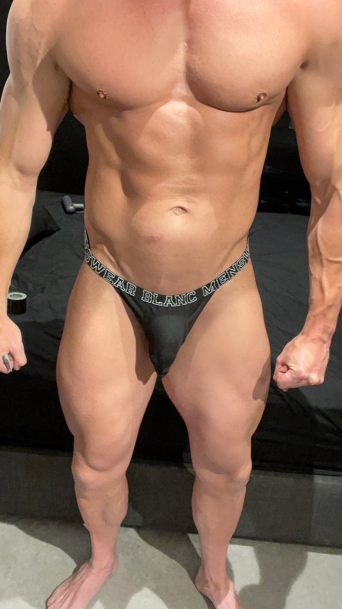 FullRexoff's tweet photo. #thong #musclethong https://t.co/hIYmnyVaYS