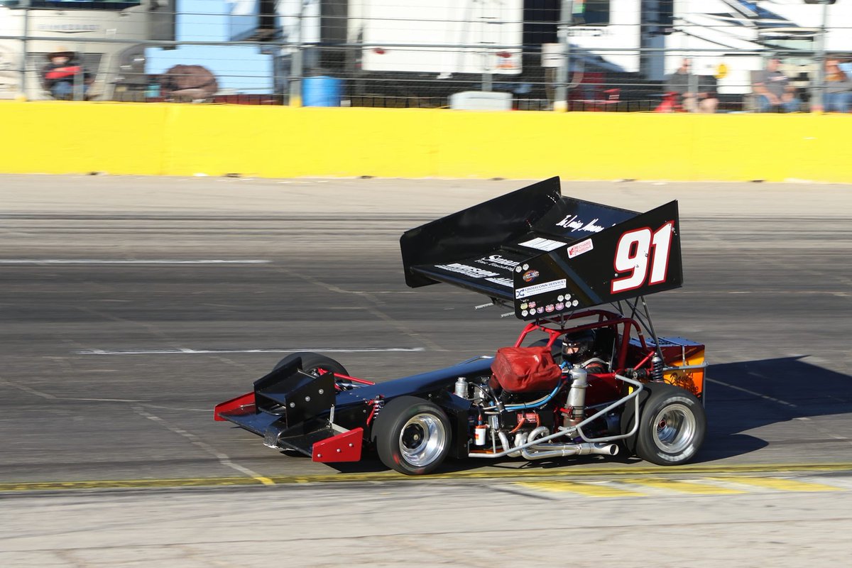 HavenRacewayJP's tweet image. The last #supermodified race of 2023 will be tonight at the Las Vegas Bullring as part of the Open Wheel Showdown. 19 supers are in attendance with @DaveyHamilton Bryan Warf, Jim Birges, and defending @OswegoSpeedway Classic winner Dave Danzer among the contenders.
