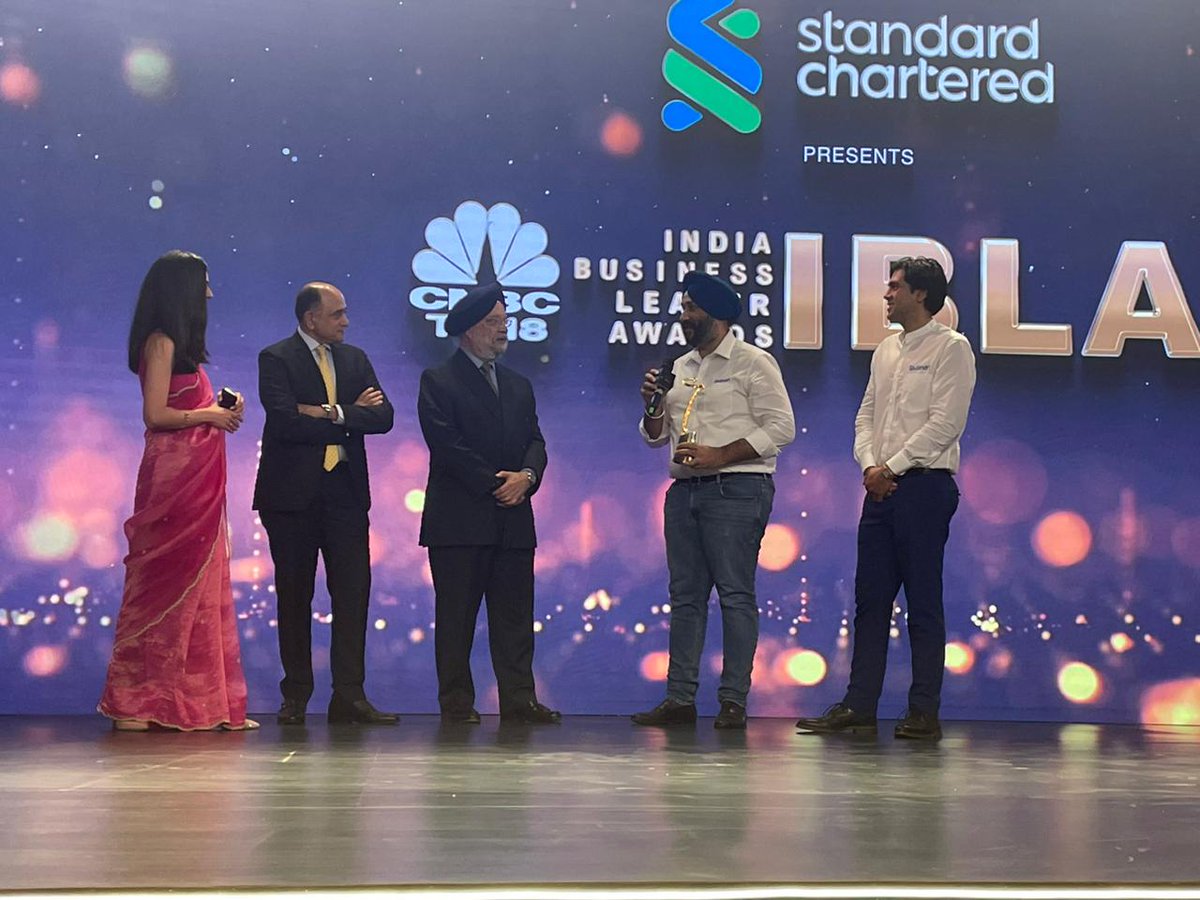 CNBCTV18News's tweet photo. .@BluSmartIndia bagged the ‘Young Turk Startup of the Year’ at the 19th edition of CNBC-TV18’s India Business Leader Awards (#IBLA2023)
#CNBCTV18IBLA #IBLA #PursuitOfExcellence #Business #Excellence #Awards #Honour #Leadership @StanChartIN @ShereenBhan @HardeepSPuri @CNBCYoungTurks
Read: https://t.co/V3ylUMMzTZ
