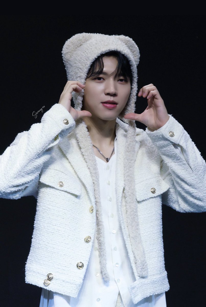 Swing__wh's tweet photo. 231202 에버라인 팬싸

오늘도 수고수고🤍

#인피니트 #infinite #남우현 #우현 #NAMWOOHYUN #woohyun https://t.co/stG9kzqoFy