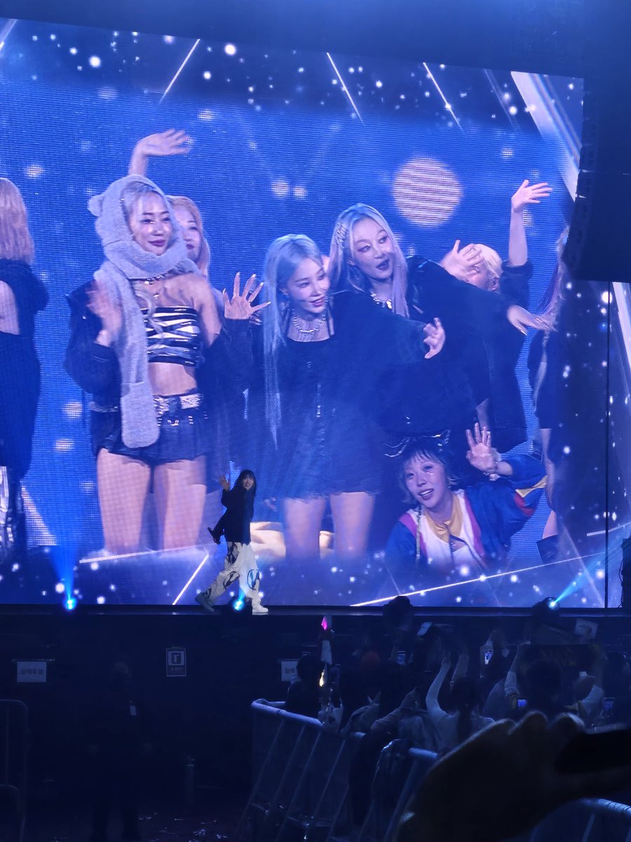 badalee__S2's tweet photo. 이바다 안녕💙 https://t.co/1VHH3gzTm9